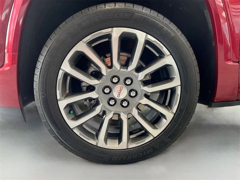 Used 2021 GMC Acadia Denali w/ Denali Technology Package image 34