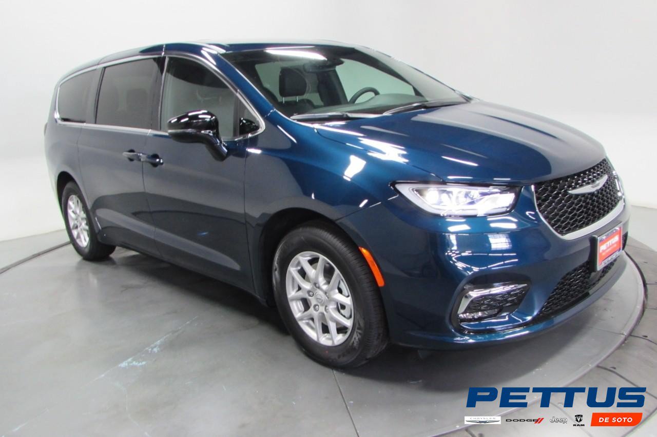 New 2025 Chrysler Pacifica Select FWD image 1