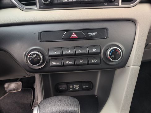 Used 2019 Kia Sportage LX AWD/4WD image 13