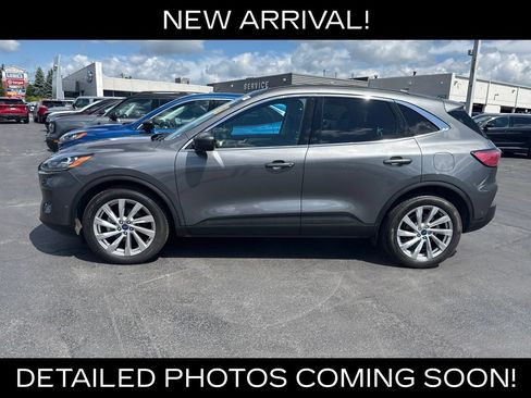 Used 2022 Ford Escape Titanium w/ Titanium Elite Package AWD/4WD image 3