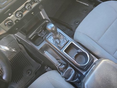 Used 2019 Toyota Tacoma SR image 28