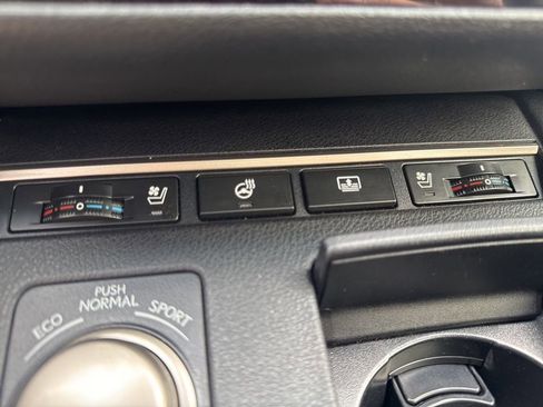 Used 2016 Lexus ES 300h w/ Luxury Package w/Wood Trim image 24