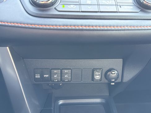 Used 2017 Toyota RAV4 SE AWD/4WD image 21