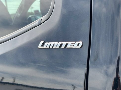 Used 2022 Toyota Tacoma Limited AWD/4WD image 10