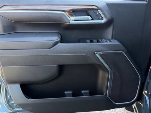 Used 2025 Chevrolet Silverado 1500 LT RWD image 11