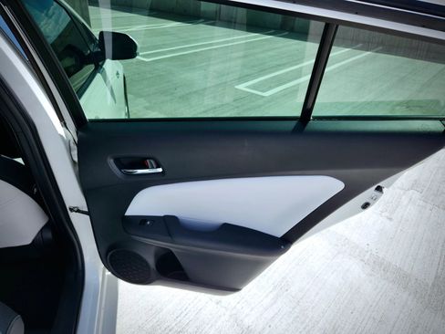Used 2017 Toyota Prius Prime Advanced w/ Carpet Mat Package FWD image 14