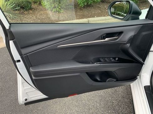 Certified 2026 Toyota Camry Hybrid w/ Multimedia Upgrade Package FWD image 17