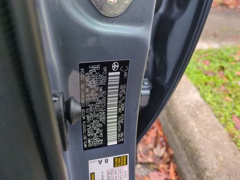 Certified 2025 Toyota Corolla LE image 28