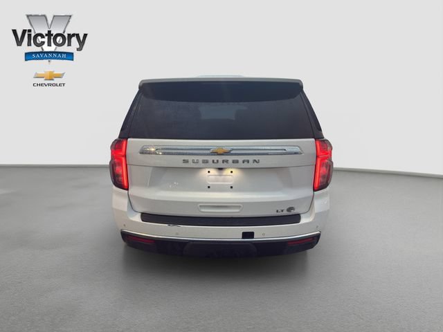 Used 2022 Chevrolet Suburban LT w/ Luxury Package AWD/4WD image 6
