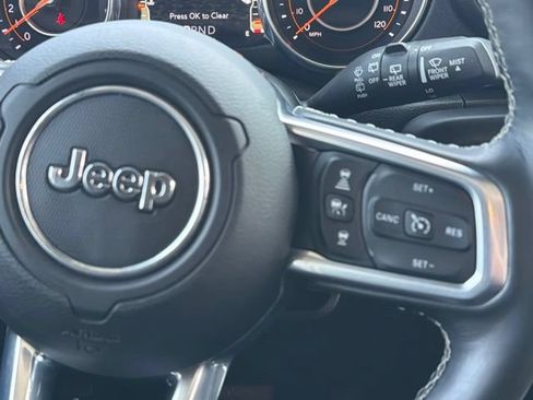 Used 2019 Jeep Wrangler Unlimited Sahara w/ Dual Top Group AWD/4WD image 26