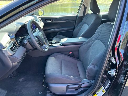 Used 2025 Toyota Camry LE image 14