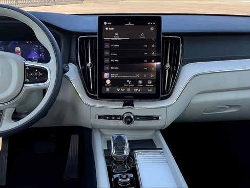 New 2026 Volvo XC60 T8 Ultra w/ Protection Package Premier image 9