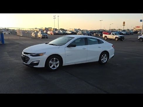Used 2022 Chevrolet Malibu LS FWD image 4