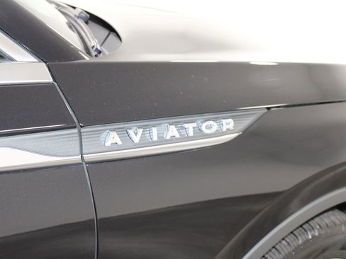 Used 2025 Lincoln Aviator Reserve image 12
