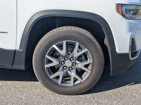 Used 2023 GMC Acadia SLT image 9