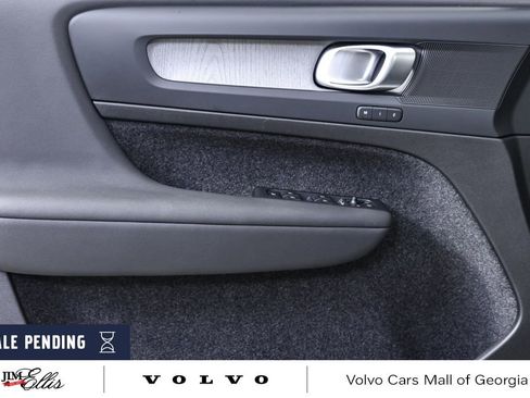 Certified 2025 Volvo XC40 B5 Plus AWD/4WD image 8