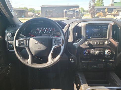 Used 2021 Chevrolet Silverado 1500 RST AWD/4WD image 10