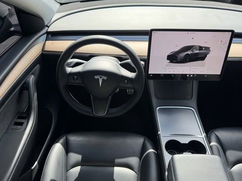 Used 2023 Tesla Model Y Performance AWD/4WD image 15