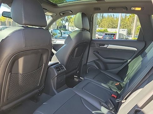 Used 2017 Audi Q5 2.0T Premium Plus w/ Technology Package image 7
