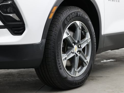 Used 2024 Chevrolet Blazer LT w/ Convenience Package FWD image 11
