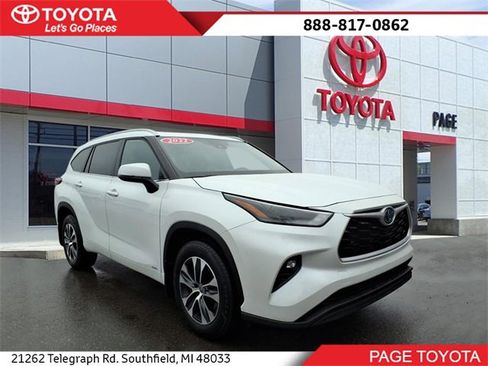 Certified 2022 Toyota Highlander XLE image 1