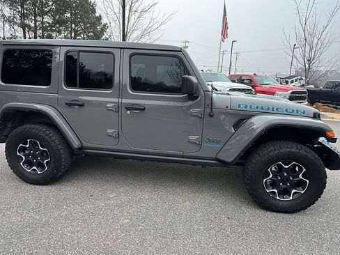 Used 2022 Jeep Wrangler Unlimited Rubicon w/ Steel Bumper Group image 7