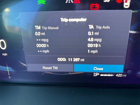 Certified 2025 Volvo XC60 B5 Core image 23