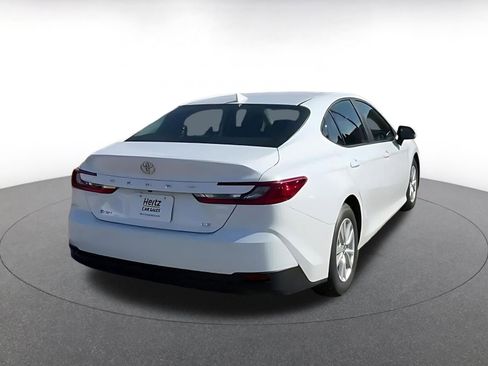 Used 2025 Toyota Camry LE image 12