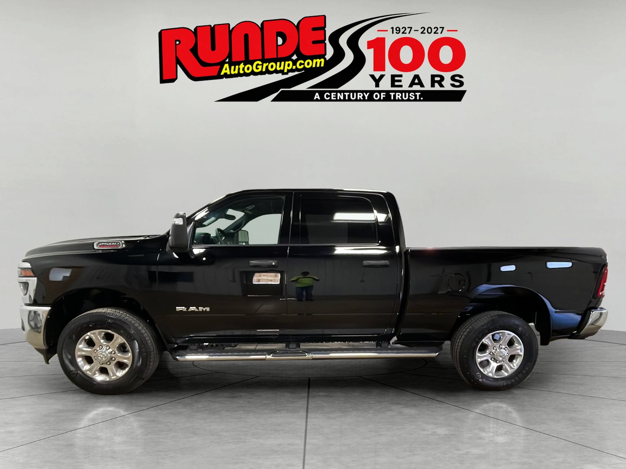 Used 2026 RAM 2500 Big Horn AWD/4WD image 2