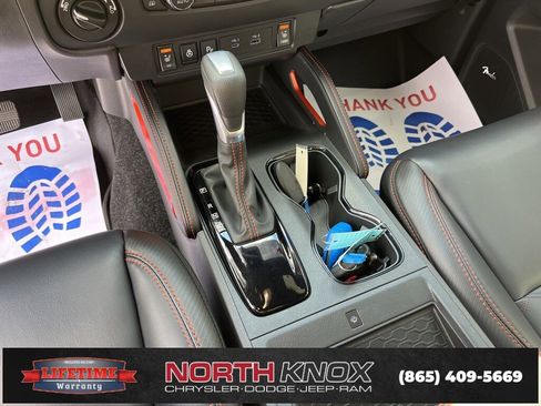 Used 2025 Nissan Frontier PRO-4X w/ Pro Premium Package image 11