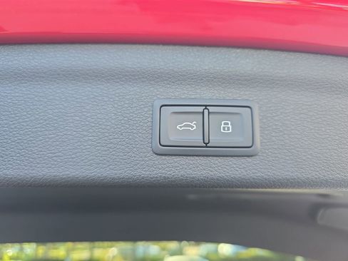 Used 2023 Audi Q3 2.0T Premium w/ Black Optic Sport Package image 28