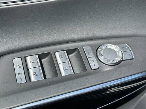 Used 2025 Genesis GV70 2.5T AWD/4WD image 14