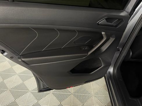 Used 2022 Volkswagen Tiguan SE R-Line FWD image 25