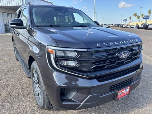 New 2025 Ford Expedition Active image 1