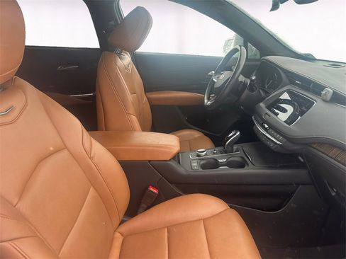 Used 2021 Cadillac XT4 Premium Luxury image 15