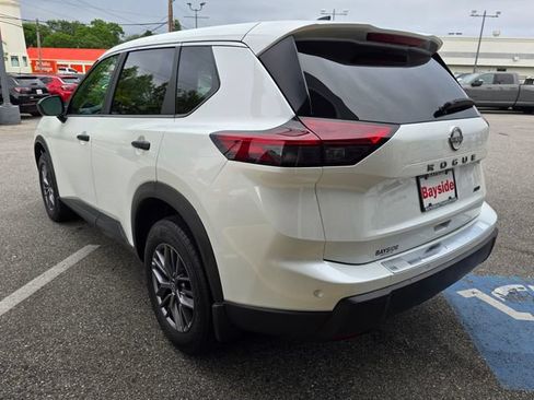 Used 2024 Nissan Rogue S AWD/4WD image 28