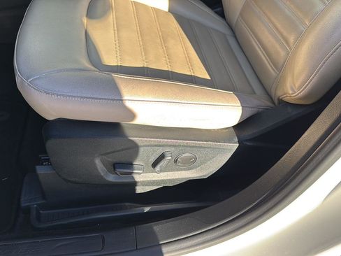 Used 2022 Ford Edge SEL w/ Convenience Package image 28