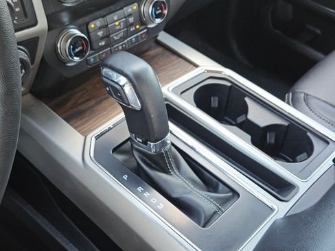 Used 2019 Ford F150 Lariat w/ Equipment Group 502A Luxury AWD/4WD image 12