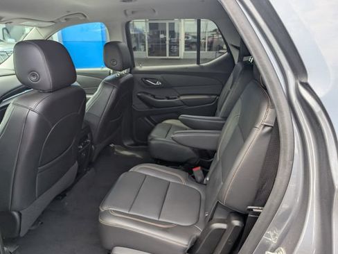 Used 2021 Chevrolet Traverse LT FWD image 9