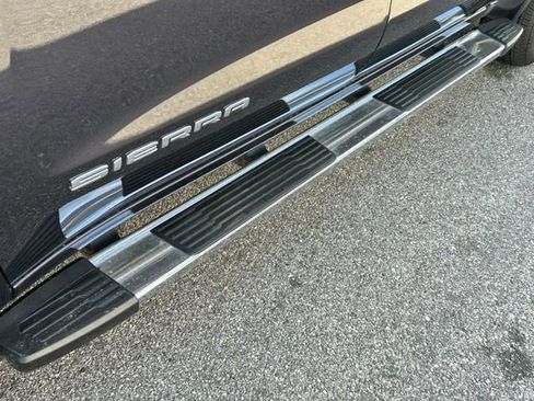 Used 2025 GMC Sierra 1500 SLT w/ SLT Premium Plus Package image 31