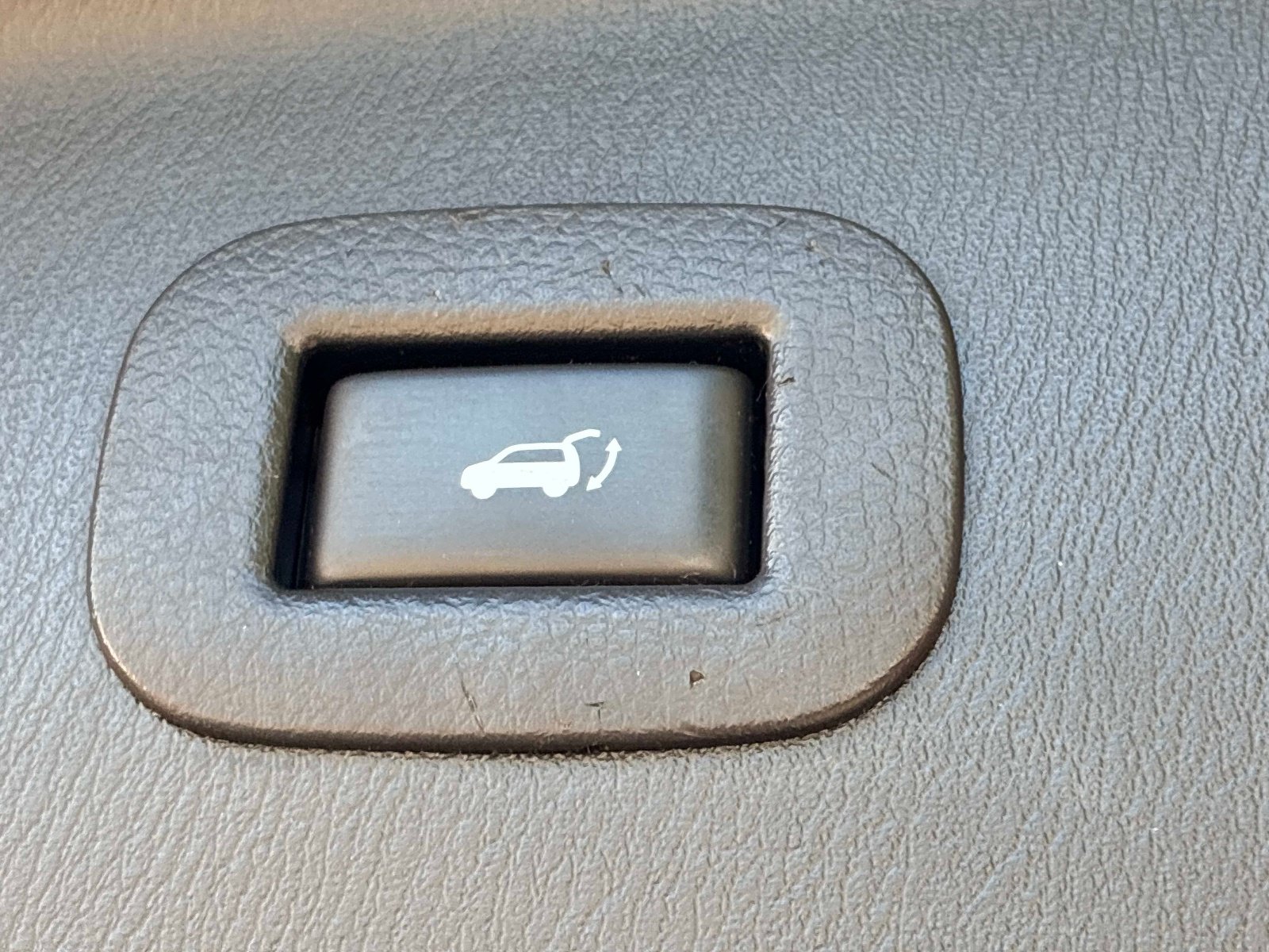 Used 2014 INFINITI QX80 4WD w/ Theater Package image 15