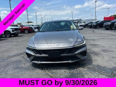 Used 2024 Hyundai Elantra SEL FWD image 8