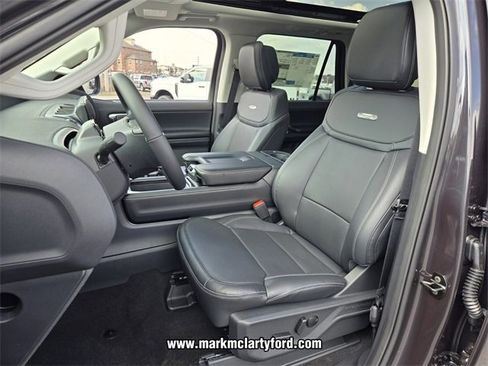 New 2026 Ford Expedition Platinum image 6