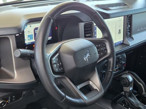 Used 2022 Ford Bronco Outer Banks w/ Sasquatch Package AWD/4WD image 23