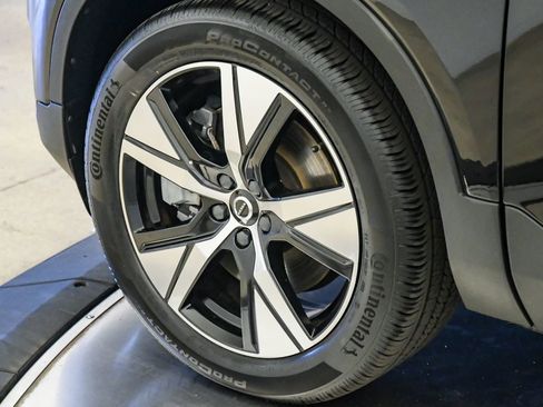 Certified 2021 Volvo XC40 P8 Recharge w/ Advanced Package AWD/4WD image 10