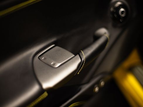Used 2018 Ferrari 488 GTB RWD image 32
