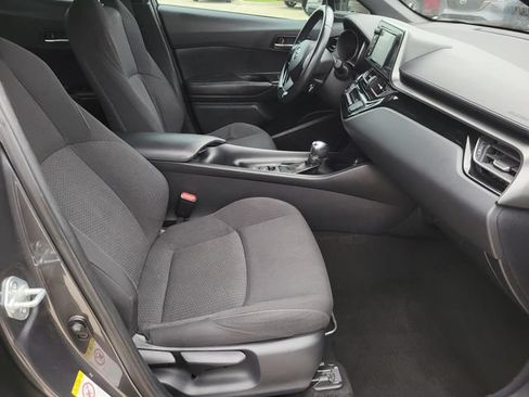 Used 2018 Toyota C-HR XLE FWD image 8