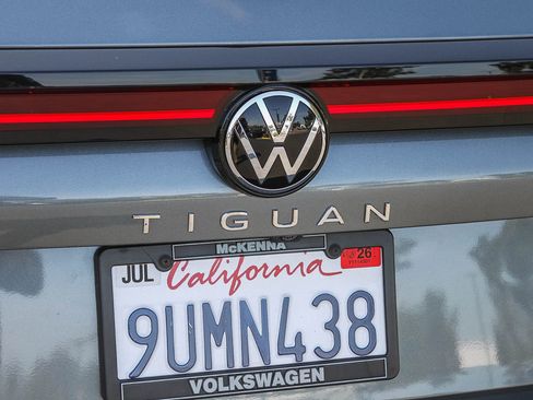 Used 2025 Volkswagen Tiguan S image 10