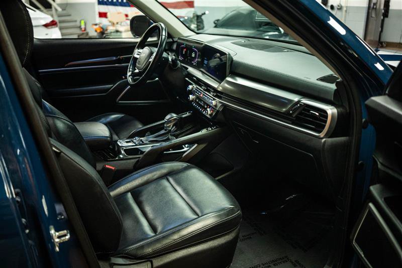 Used 2025 Kia Telluride S AWD/4WD image 14