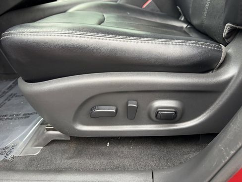 Used 2019 Nissan Pathfinder Platinum image 15